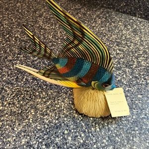 Rainbow Scalare wood Fish on Coral